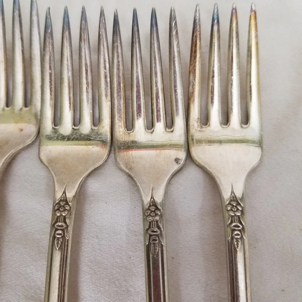 Rogers IS Rosalind Salad Forks Set of 8 Silverplate 1938 Vintage Art Deco Floral